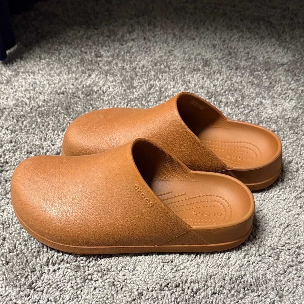 CROCS Tan Slip-On Clogs